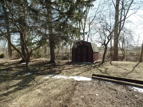 2144 Gilbert Rd, Lansing, MI 48911 photo 3