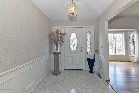 4530 Comanche, Okemos, MI 48864 photo 2