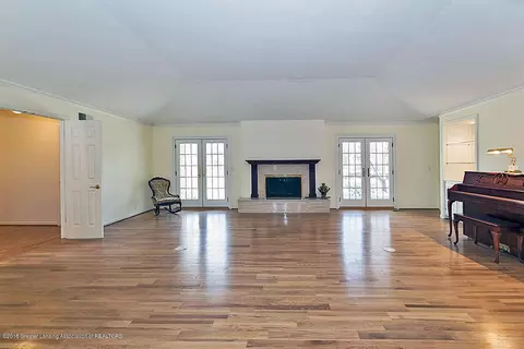 4530 Comanche, Okemos, MI 48864 photo 3