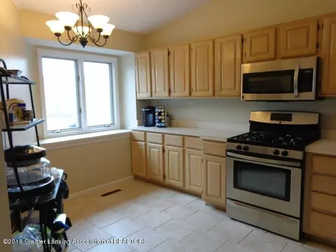 1100 Boulder Ct, Lansing, MI 48917 photo 6