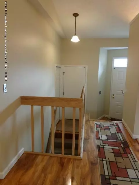 1100 Boulder Ct, Lansing, MI 48917 photo 2