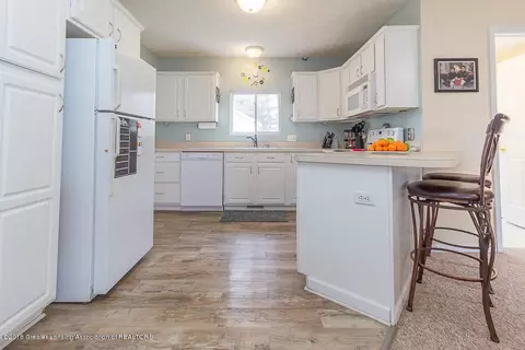 640 E Cavanaugh Rd, Lansing, MI 48910 photo 6