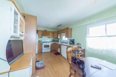 16796 Cedar St, Lansing, MI 48906 photo 9