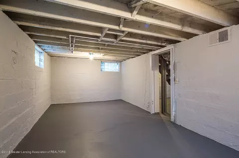 333 Bartlett St, Lansing, MI 48915 photo 24