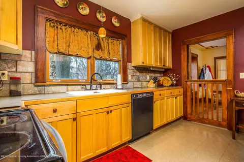 108 Wilson St, Dewitt, MI 48820 photo 4