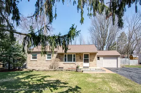 1482 Wilshire Rd, Haslett, MI 48840 photo 1