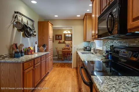 1482 Wilshire Rd, Haslett, MI 48840 photo 8