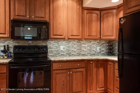 1482 Wilshire Rd, Haslett, MI 48840 photo 7