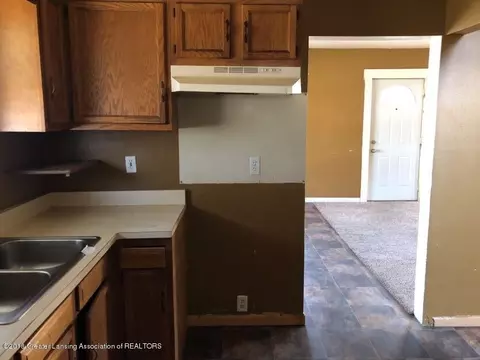 401 E Mcdevitt, Jackson, MI 49203 photo 2
