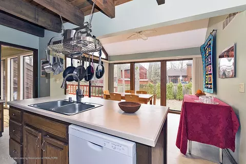 1201 Buckingham Rd, Haslett, MI 48840 photo 9