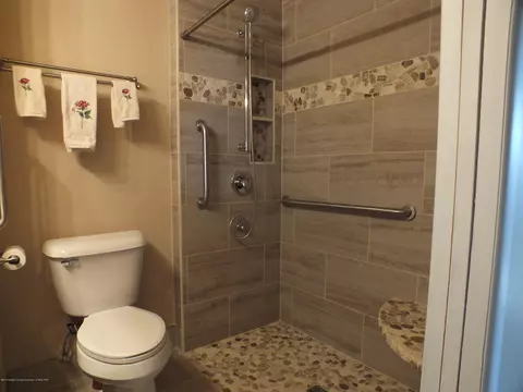 807 E Walker St, Saint Johns, MI 48879 photo 8