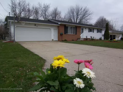 807 E Walker St, Saint Johns, MI 48879 photo 17