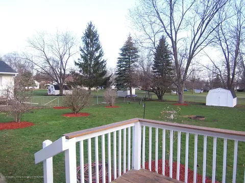 807 E Walker St, Saint Johns, MI 48879 photo 15
