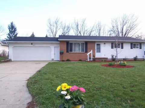 807 E Walker St, Saint Johns, MI 48879 photo 1