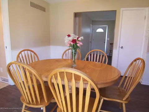 807 E Walker St, Saint Johns, MI 48879 photo 6