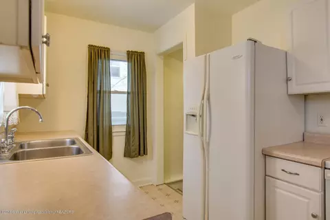 329 E Miller Rd, Lansing, MI 48911 photo 6