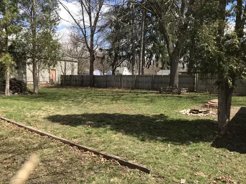 329 E Miller Rd, Lansing, MI 48911 photo 2
