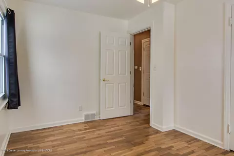 329 E Miller Rd, Lansing, MI 48911 photo 12
