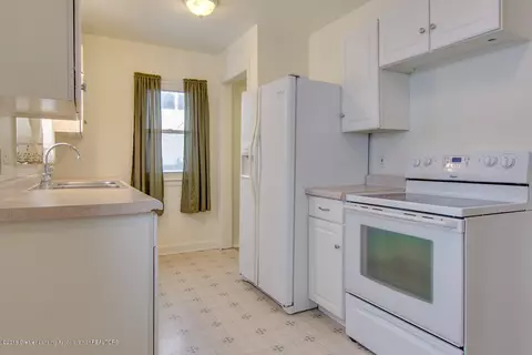 329 E Miller Rd, Lansing, MI 48911 photo 3