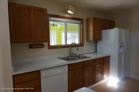 12806 Houghton Dr, Dewitt, MI 48820 photo 7