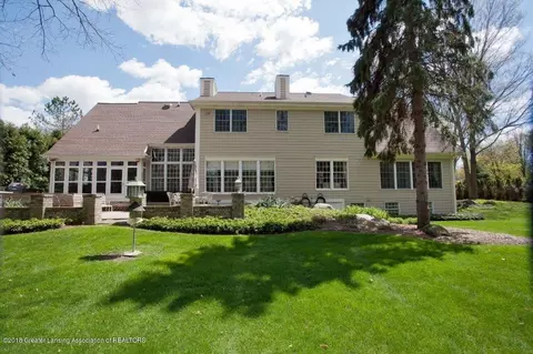 2837 River Pointe Dr, Holt, MI 48842 photo 3