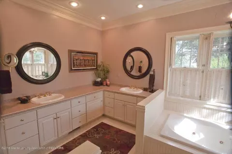 2837 River Pointe Dr, Holt, MI 48842 photo 8