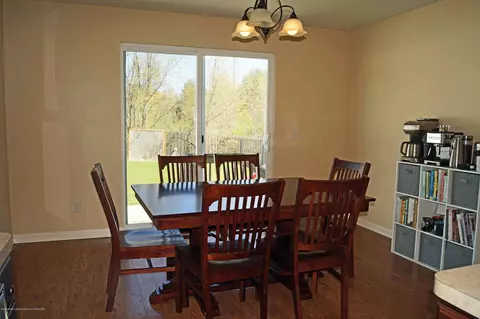 1051 Oakwood Dr, Dewitt, MI 48820 photo 11