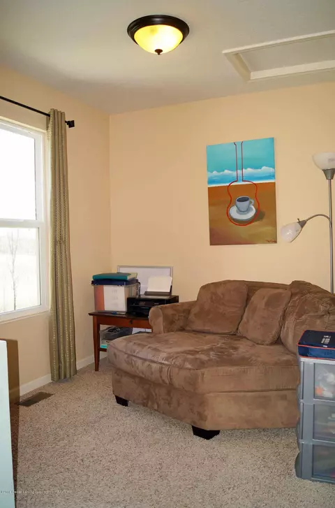1051 Oakwood Dr, Dewitt, MI 48820 photo 15