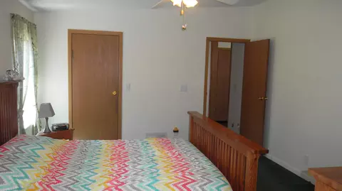 616 E Holmes Rd, Lansing, MI 48910 photo 16