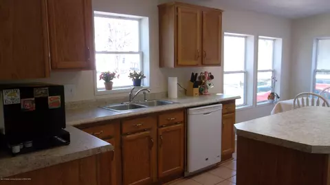 616 E Holmes Rd, Lansing, MI 48910 photo 12