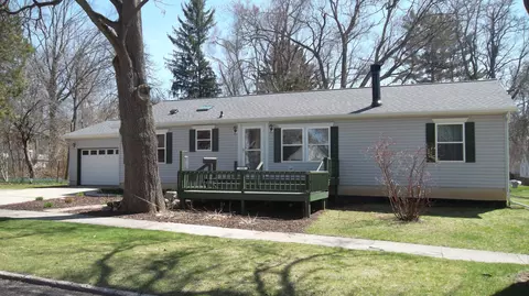616 E Holmes Rd, Lansing, MI 48910 photo 1
