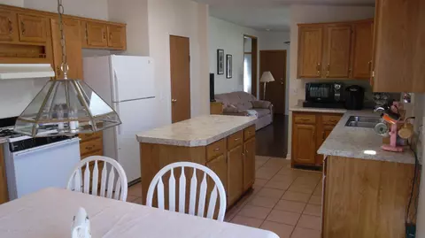 616 E Holmes Rd, Lansing, MI 48910 photo 8