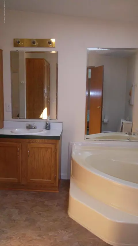 616 E Holmes Rd, Lansing, MI 48910 photo 17