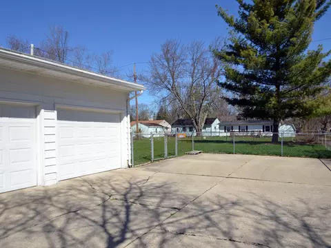 4718 Donald St, Lansing, MI 48910 photo 2