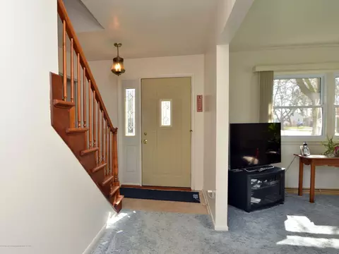 4718 Donald St, Lansing, MI 48910 photo 6