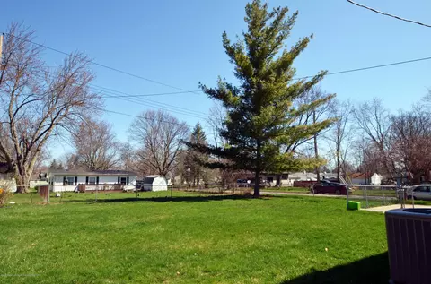 4718 Donald St, Lansing, MI 48910 photo 3