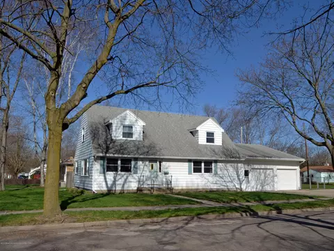 4718 Donald St, Lansing, MI 48910 photo 1