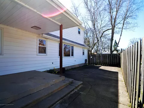 4718 Donald St, Lansing, MI 48910 photo 5