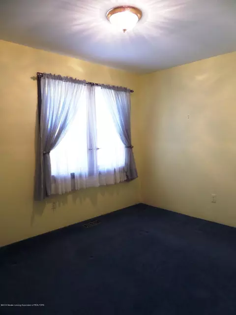 400 N Risch Rd, Webberville, MI 48892 photo 5