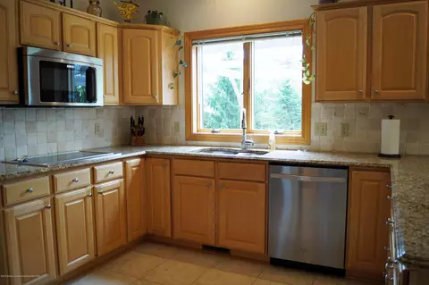 3175 Crofton Dr, Dewitt, MI 48820 photo 10