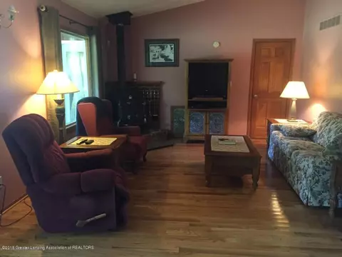 12425 Chandler Rd, Bath, MI 48808 photo 3