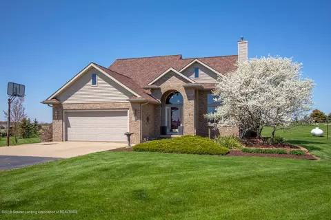 6920 W Howe Rd, Dewitt, MI 48820 photo 1