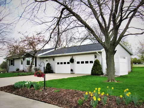13851 S Hinman Rd, Eagle, MI 48822 photo 1