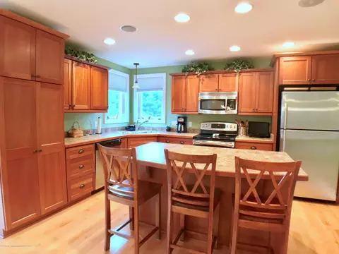 5472 Earliglow Ln, Haslett, MI 48840 photo 9