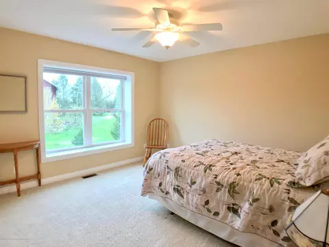 5472 Earliglow Ln, Haslett, MI 48840 photo 21