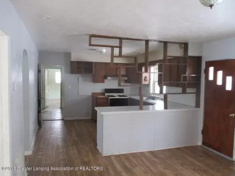 716 E Gier St, Lansing, MI 48906 photo 2