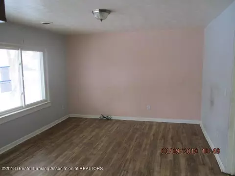 716 E Gier St, Lansing, MI 48906 photo 4