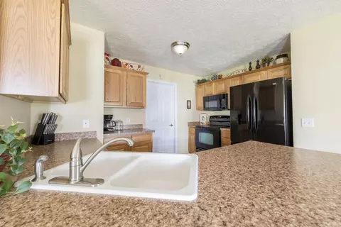 7707 Madrid Drive Dr, Lansing, MI 48917 photo 10