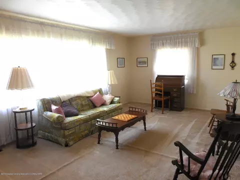 1422 Maycroft Rd, Lansing, MI 48917 photo 9