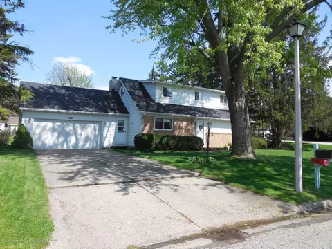 1422 Maycroft Rd, Lansing, MI 48917 photo 3
